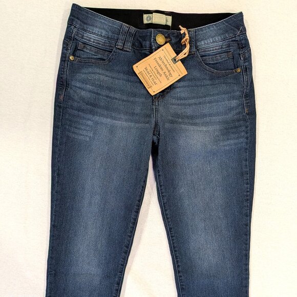 NWT Democracy Women's “Ab Technology” Freedom Ankle Jeans. Size 8 - Picture 4 of 5